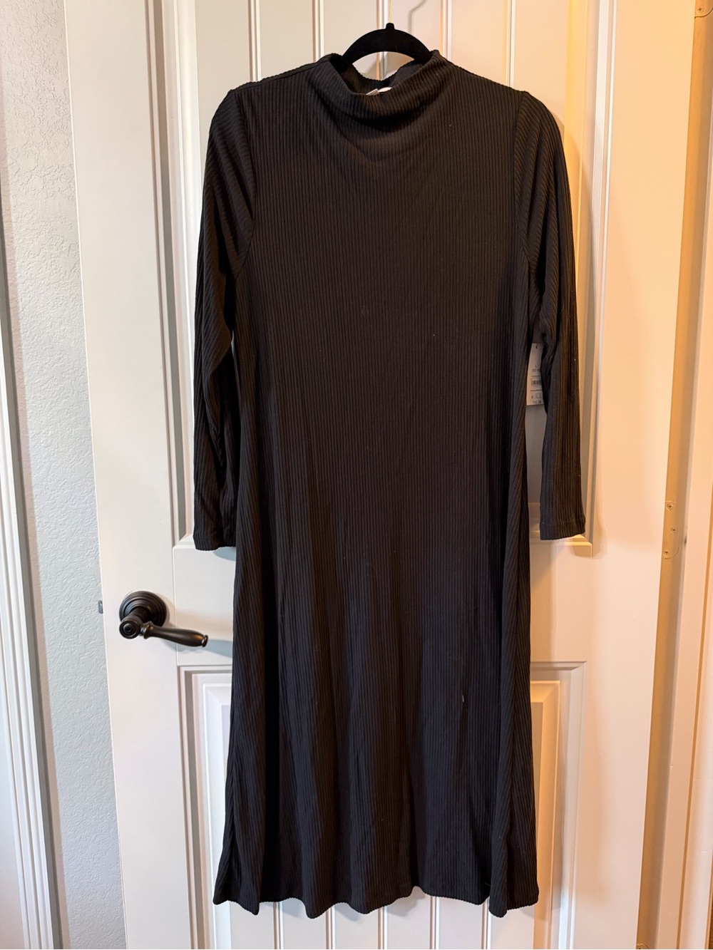 Time and Tru Black Ribbed Long-Sleeve Midi Dress